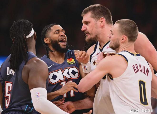 湖人冲击西部第三关键战：掘金伤病成疑 骑士摆