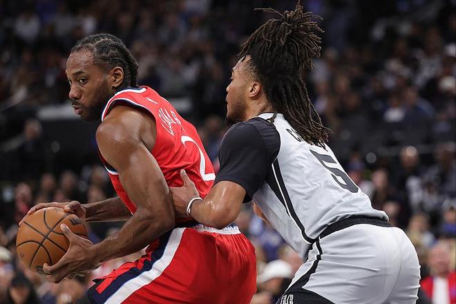 马刺11连胜锁定争冠席位 文班哈珀凯尔登福克斯